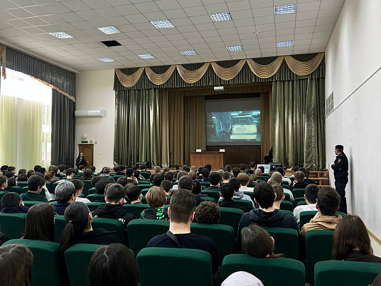 Круглый стол, посвященный актуальным вопросам безопасности на дорогах.