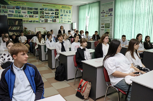 Профориентационная экскурсия для учащихся школы № 13 на экологическом факультете МГТУ 