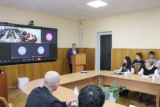Дискуссия о будущем городских дорог и транспортной инфраструктуры