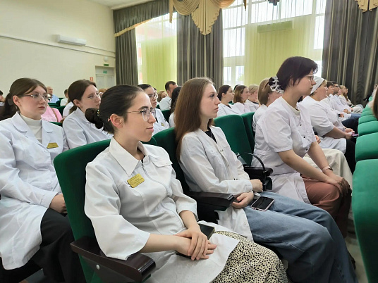 Встреча студентов медицинских специальностей выпускных групп с представителями МГТУ и здравоохранения .