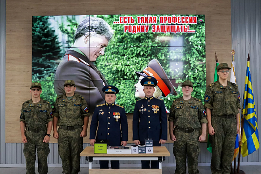 Военный учебный центр МГТУ передал гуманитарную помощь военнослужащим