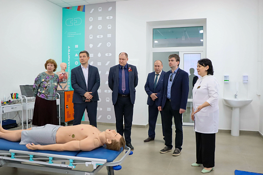 Биомедицинскэ технологиехэр ЦГБУ НМИЦ-м терапием ыкIи профилактическэ медицинэм хэхъоныгъэ ягъэшIыгъэнымкIэ лабораторием ипащэ МКъТУ-м къеблэгъагъ 