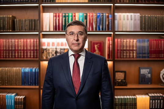 Поздравление от Главы Минобрнауки Валерия Фалькова с Днем защитника Отечества