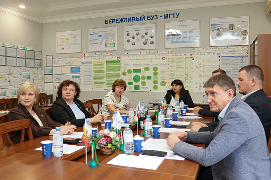 Руководство МГТУ и КалмГУ обсудили перспективы сотрудничества в сфере науки, образования и цифрового развития 